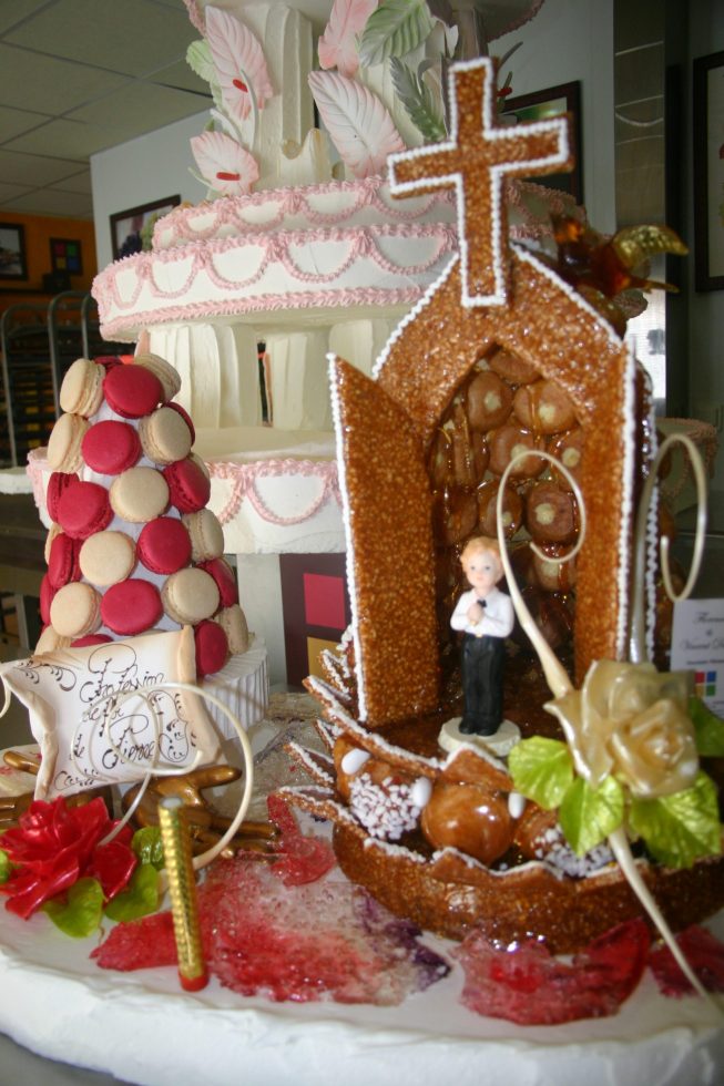 gâteau pièce monté avec une chapelle 3